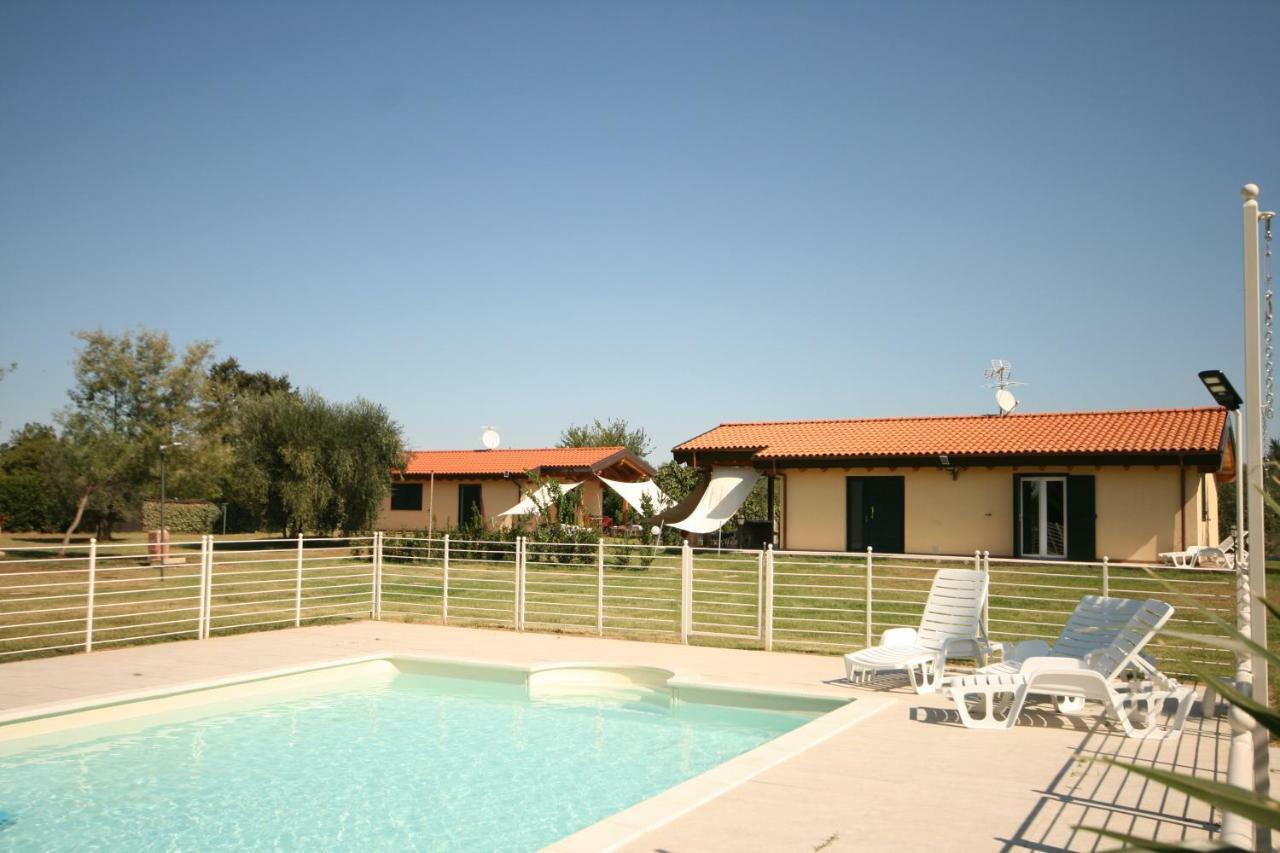 Due Casette Con Piscina Castagneto Carducci Exteriér fotografie